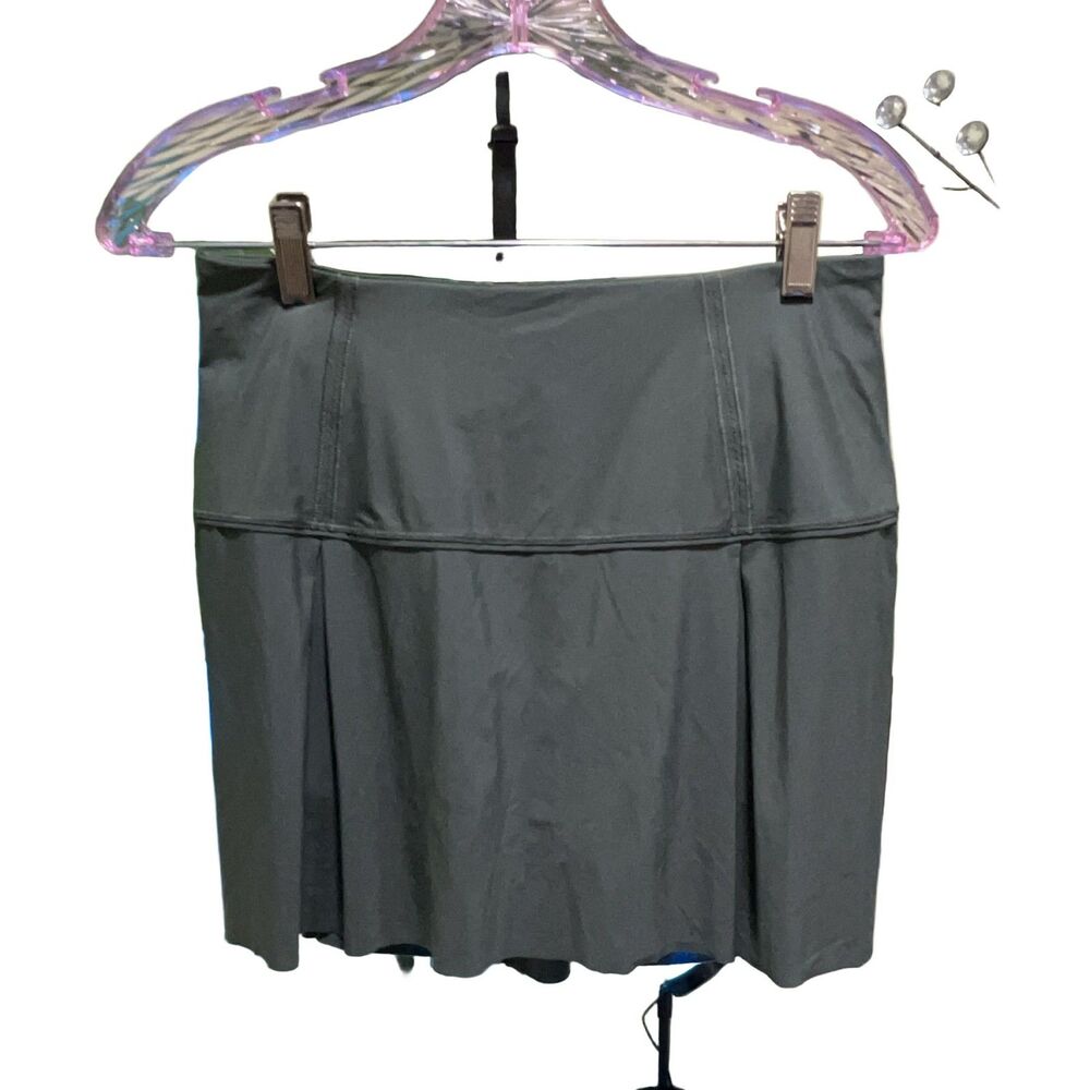 Lululemon Pleated Skirt Skort Women's 6 Olive Green Built-in Shorts